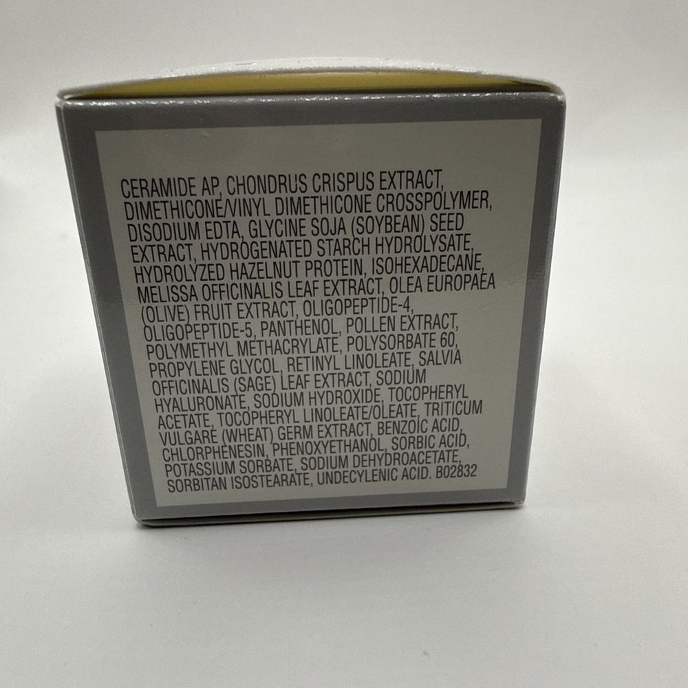 Elizabeth Arden Visible Difference Moisturizing Eye Cream - .5oz/15ml - Picture 2 of 5